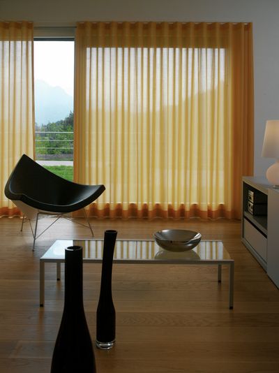 Hand Operated Curtain Track Systems, Colorama 1, Room shot